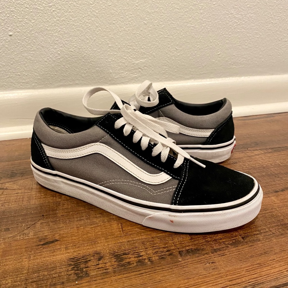Classic Vans Old Skool black and gray skate shoes